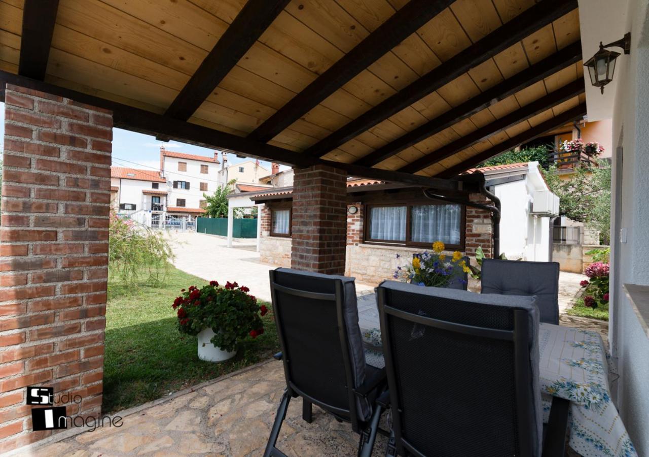 Charming Stone Cottage By The Sea Umag Bagian luar foto