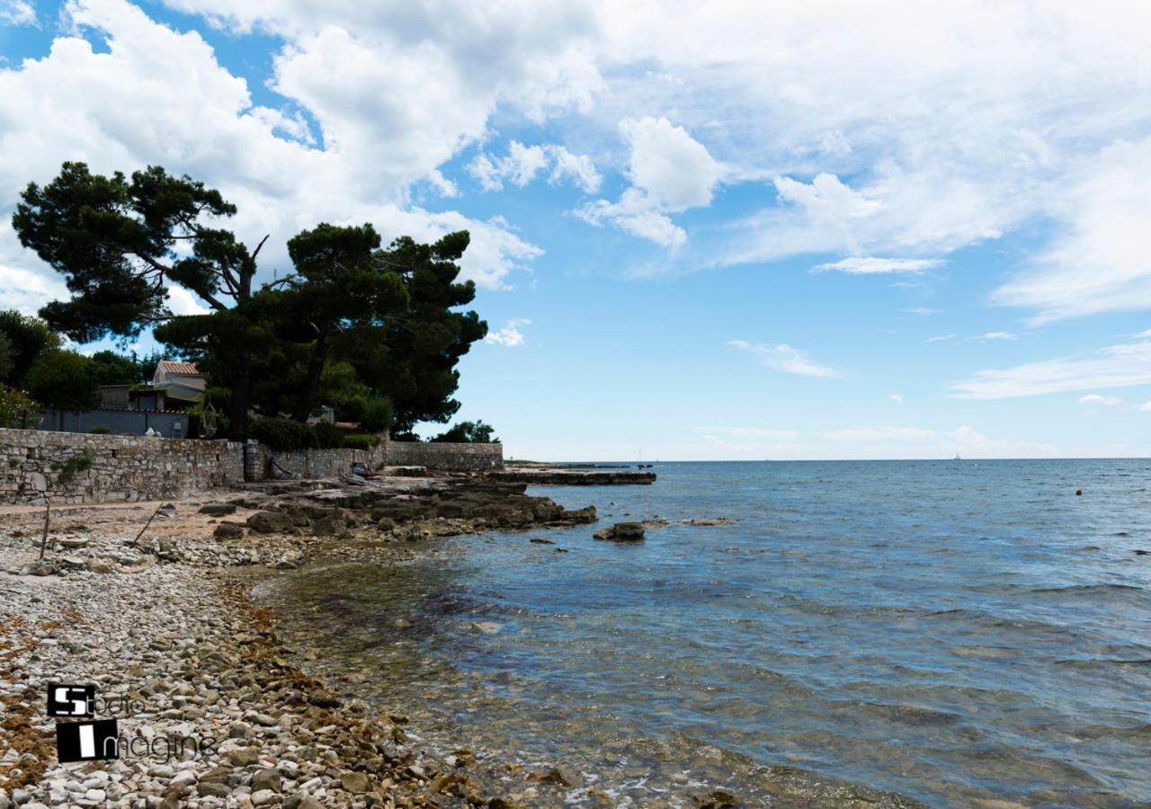 Charming Stone Cottage By The Sea Umag Bagian luar foto
