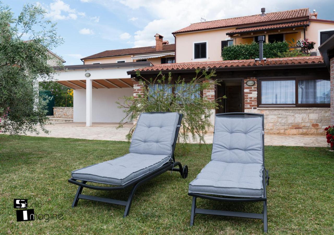 Charming Stone Cottage By The Sea Umag Bagian luar foto