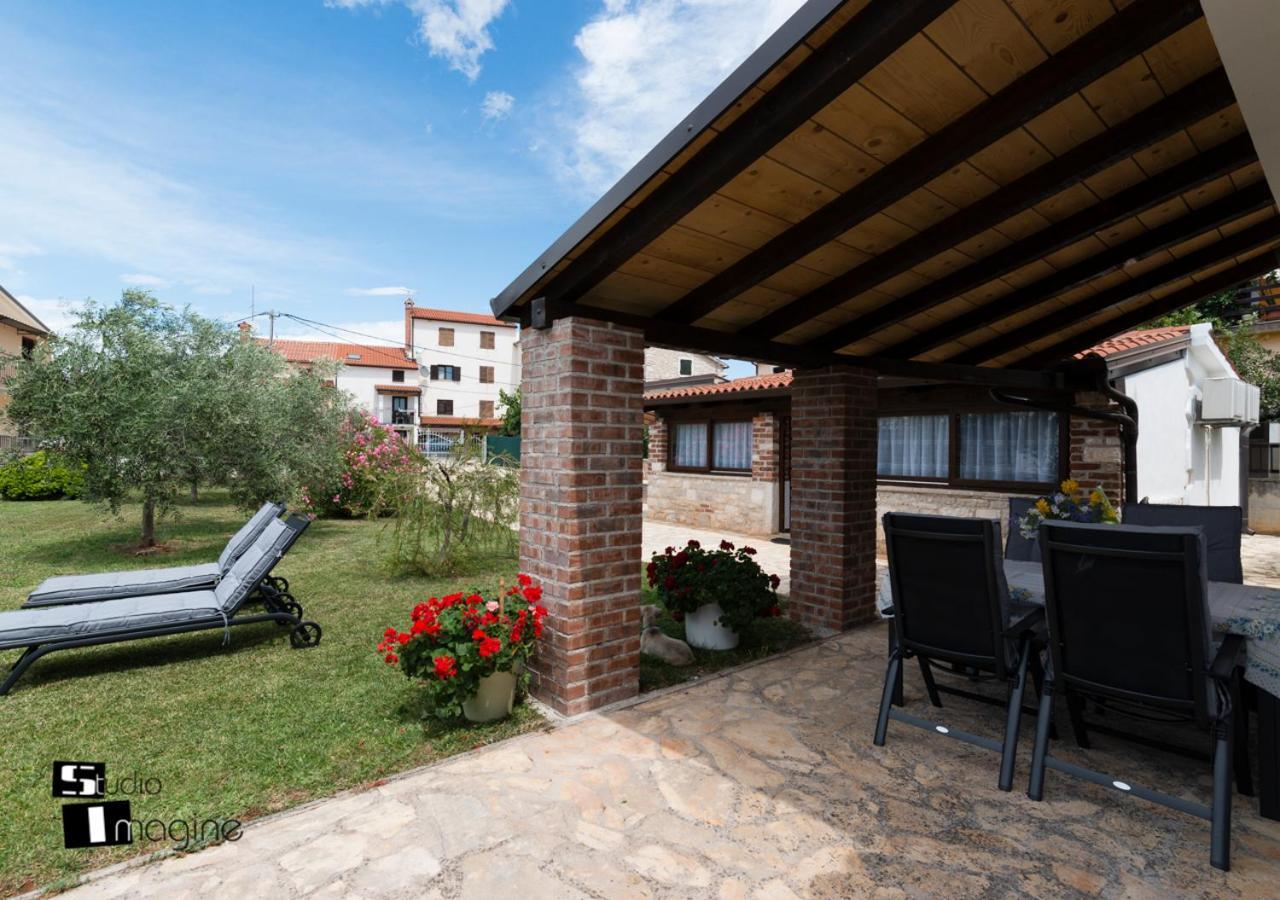 Charming Stone Cottage By The Sea Umag Bagian luar foto