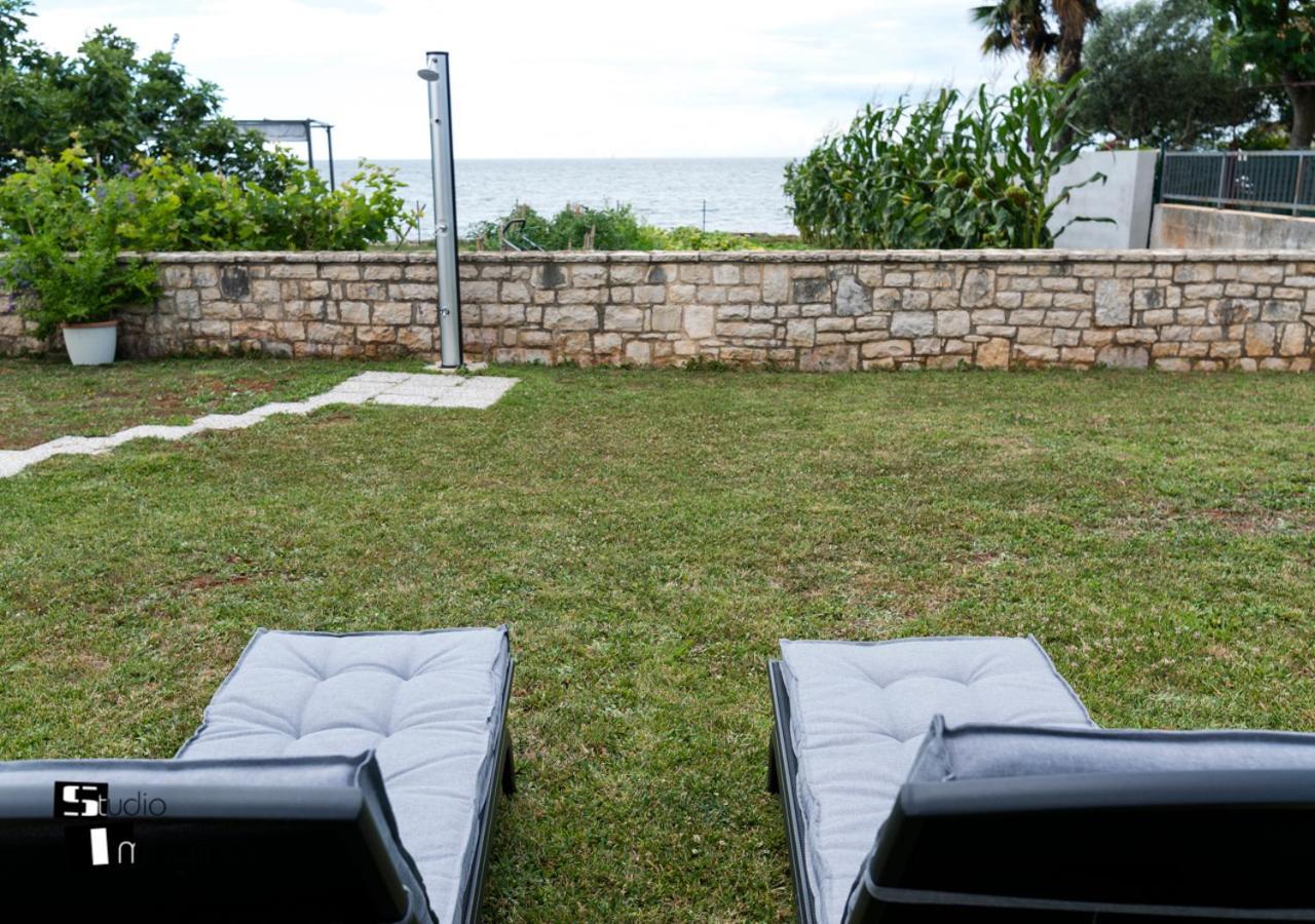 Charming Stone Cottage By The Sea Umag Bagian luar foto