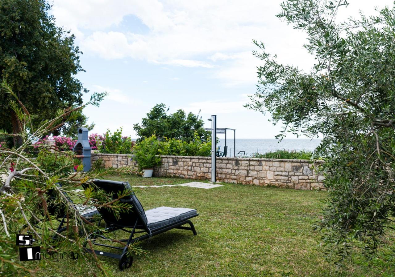 Charming Stone Cottage By The Sea Umag Bagian luar foto