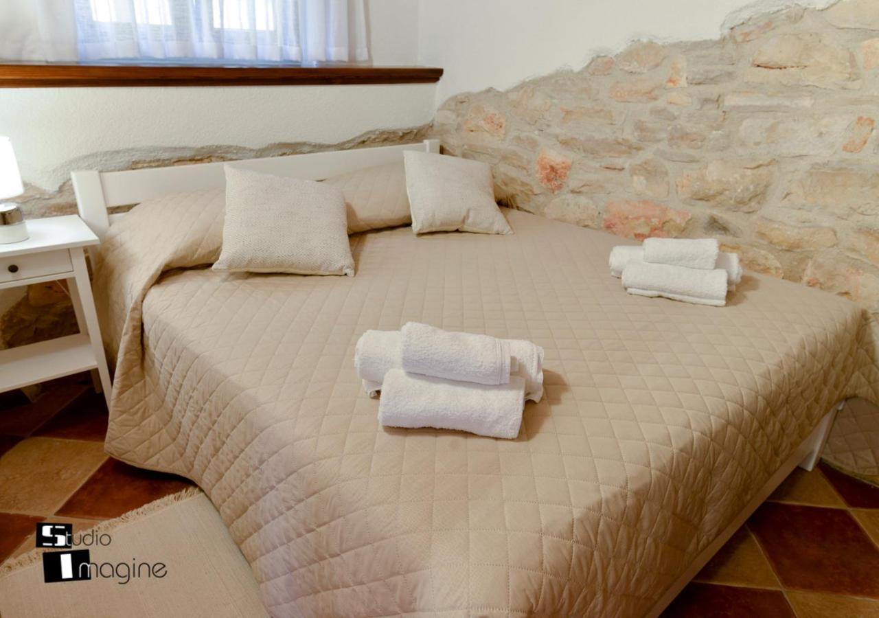 Charming Stone Cottage By The Sea Umag Bagian luar foto