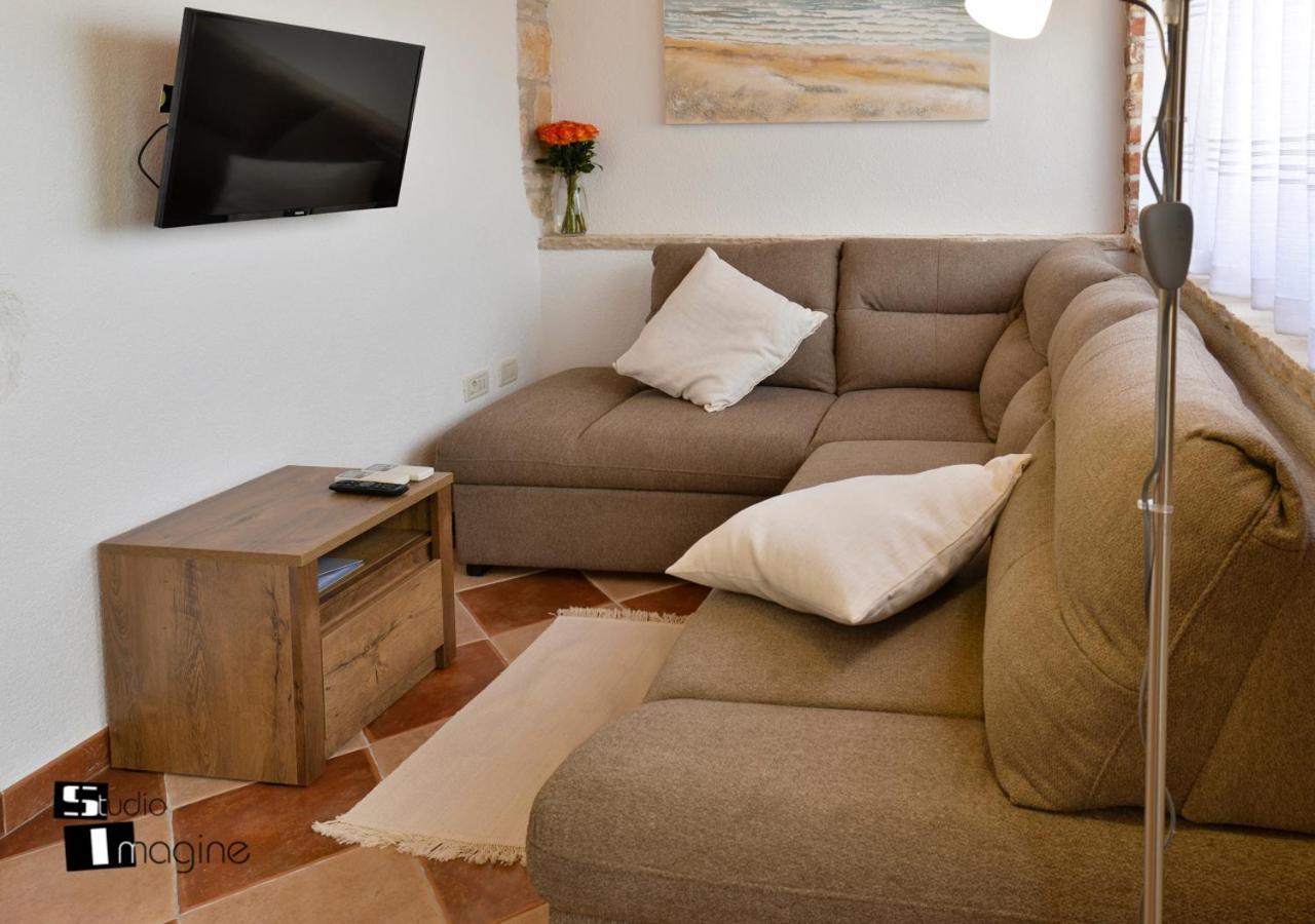 Charming Stone Cottage By The Sea Umag Bagian luar foto