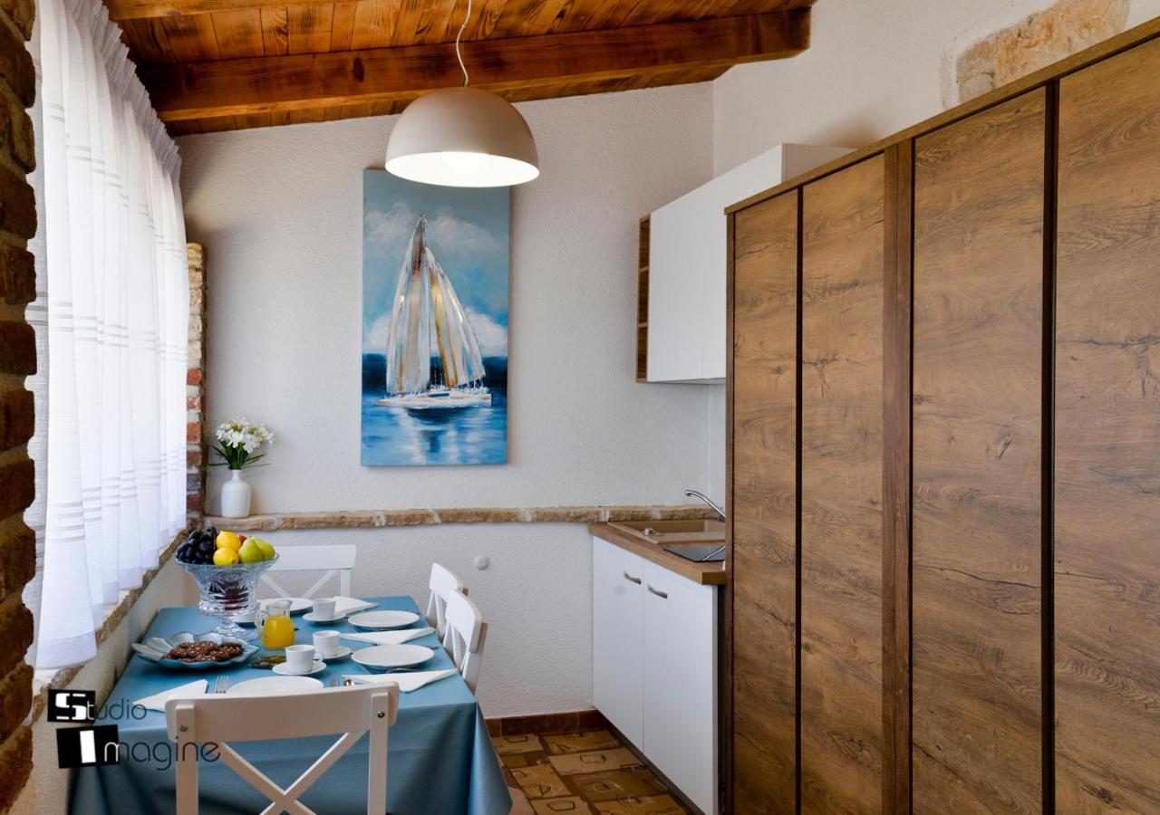Charming Stone Cottage By The Sea Umag Bagian luar foto